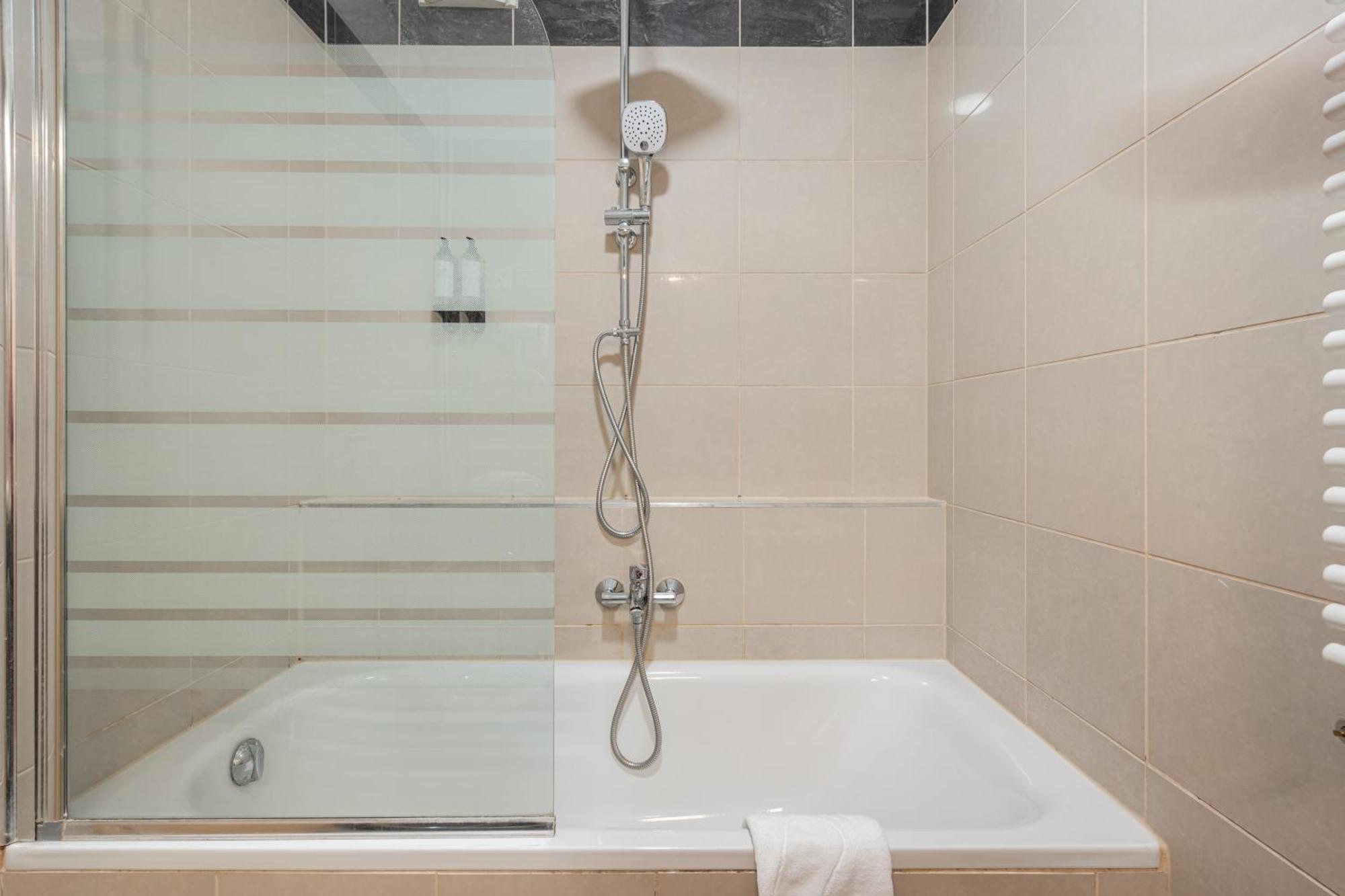D16 - Gozsdu Garden Residence - Best Location By Bqa Budapest Extérieur photo